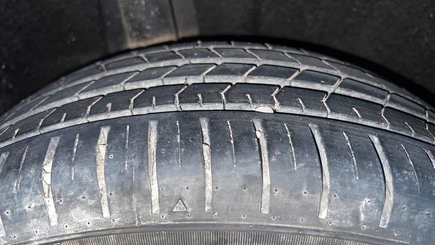 Used 2018 Maruti Suzuki Baleno Zeta 1.2 AT Petrol Automatic tyres RIGHT REAR TYRE TREAD VIEW
