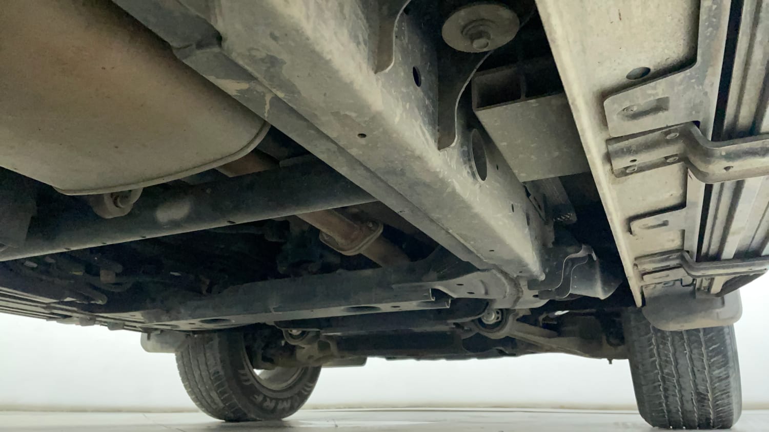 Used 2023 Mahindra Scorpio N Z8 L Petrol AT 7 STR Petrol Automatic extra REAR RIGHT UNDERBODY VIEW