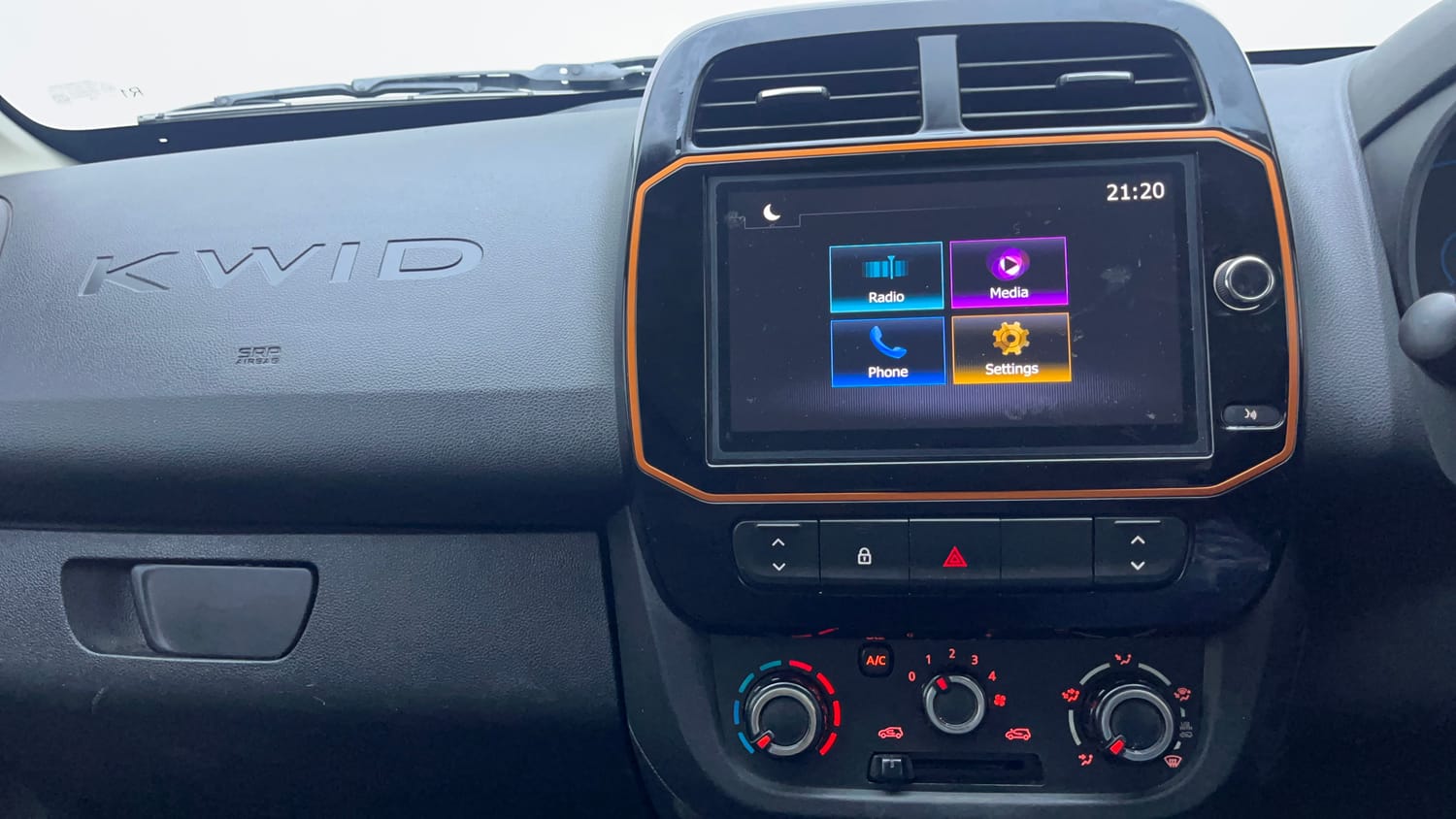 Used 2020 Renault Kwid CLIMBER 1.0 AMT Opt Petrol Automatic interior MUSIC SYSTEM & AC CONTROL VIEW