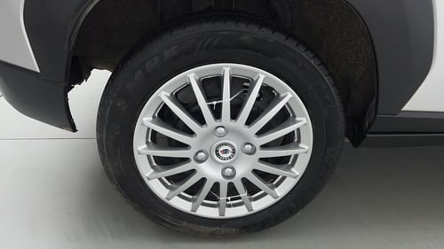 Used 2021 Nissan Magnite XL Petrol Manual tyres RIGHT REAR TYRE RIM VIEW