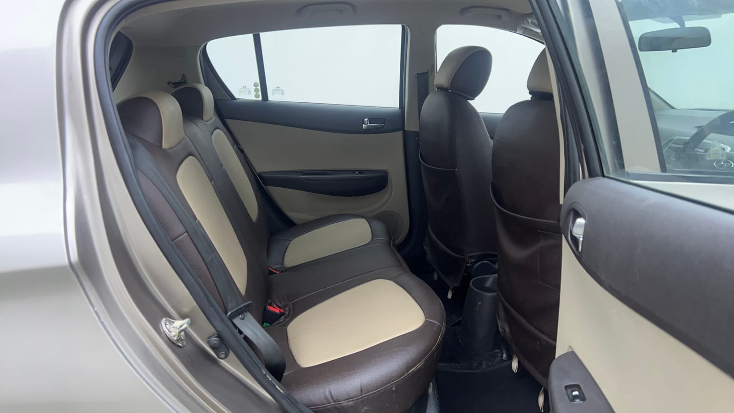 Used 2012 Hyundai i20 Magna 1.2 Petrol Manual interior RIGHT SIDE REAR DOOR CABIN VIEW