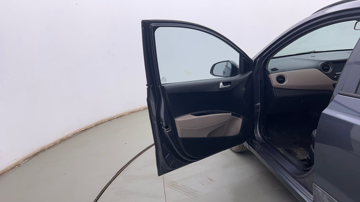 Used 2018 Hyundai Grand i10 Sportz 1.2 Kappa VTVT Petrol Manual interior LEFT FRONT DOOR OPEN VIEW