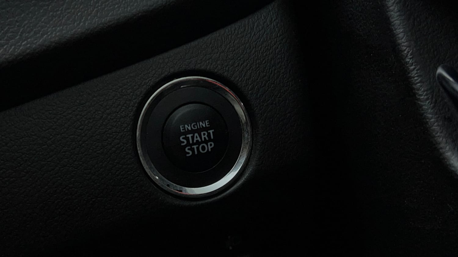 Used 2021 Maruti Suzuki Baleno Zeta Petrol Manual top_features Keyless start