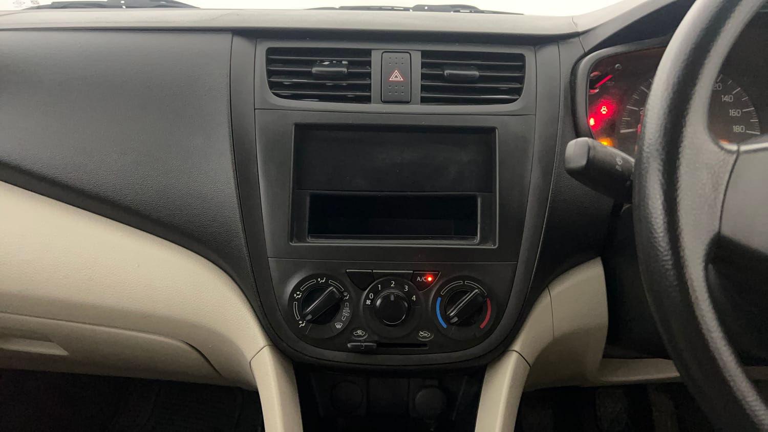 Used 2018 Maruti Suzuki Celerio LXi Petrol Manual interior MUSIC SYSTEM & AC CONTROL VIEW