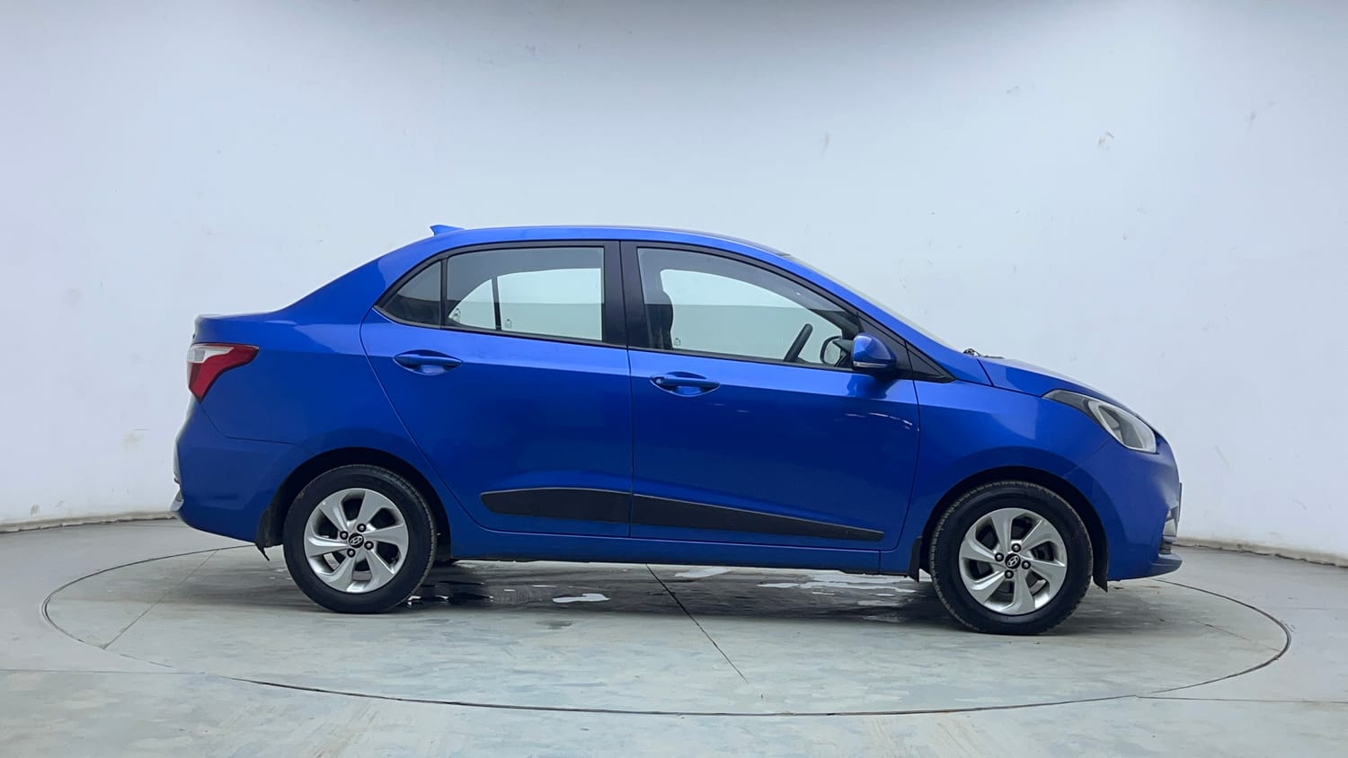 Used 2018 Hyundai Xcent SX Petrol Manual exterior RIGHT SIDE VIEW