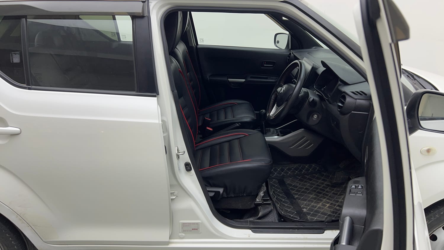 Used 2023 Maruti Suzuki Ignis Sigma 1.2 MT Petrol Manual interior RIGHT SIDE FRONT DOOR CABIN VIEW
