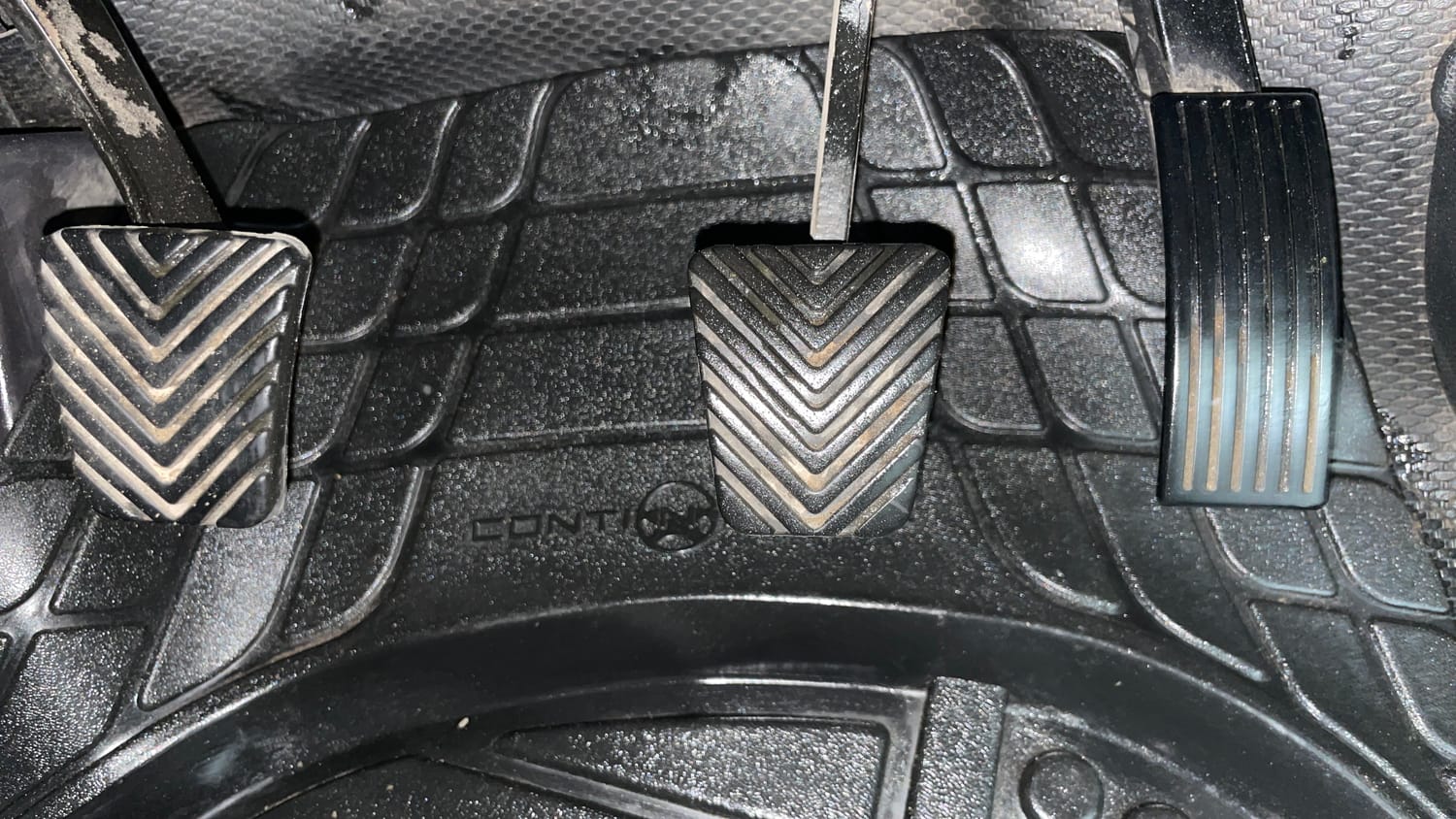 Used 2017 Hyundai Elite i20 Asta 1.2 Dual Tone Petrol Manual interior PEDALS VIEW