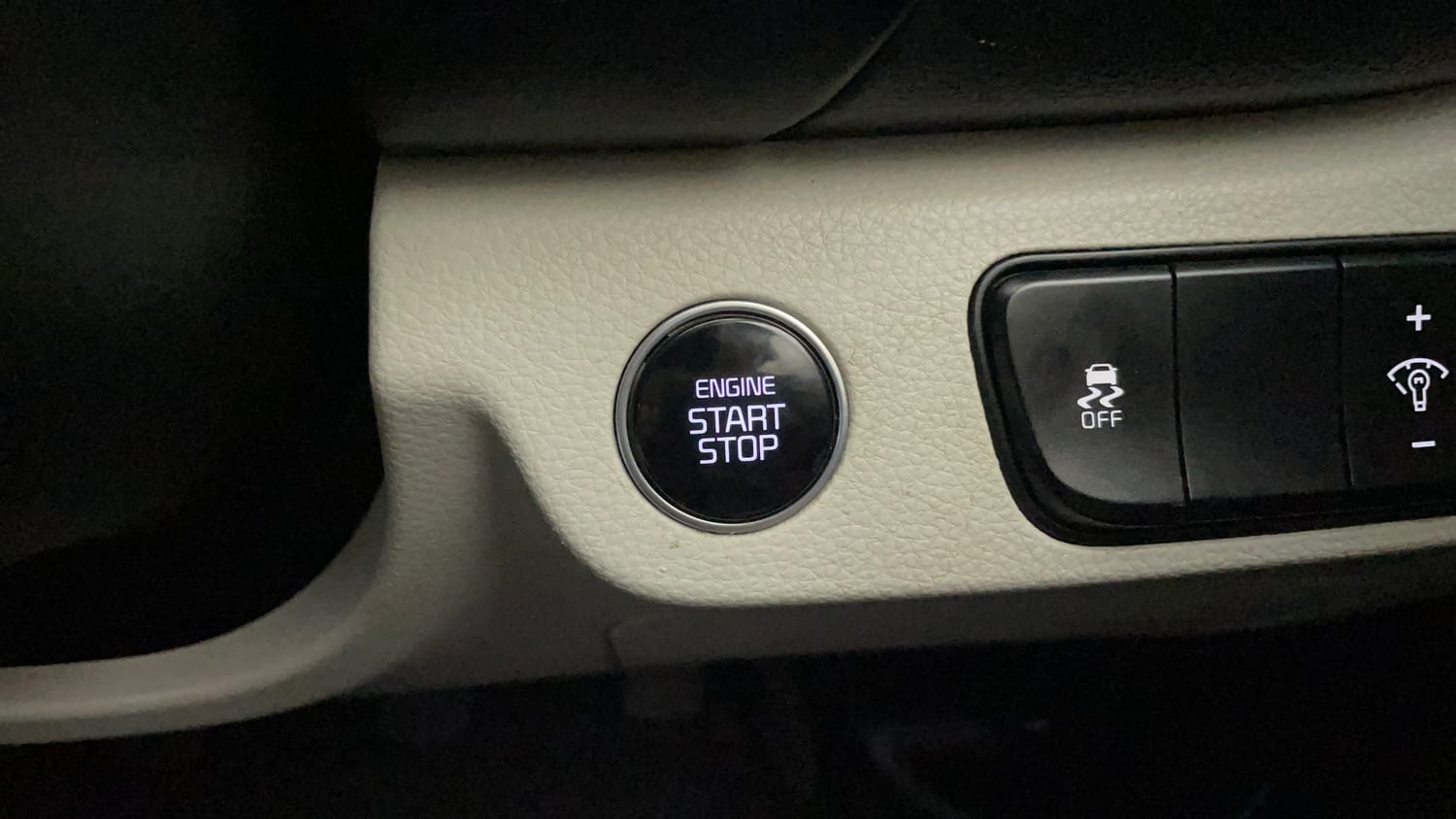 Used 2022 Kia Seltos HTX 1.5 Petrol Manual top_features Keyless start