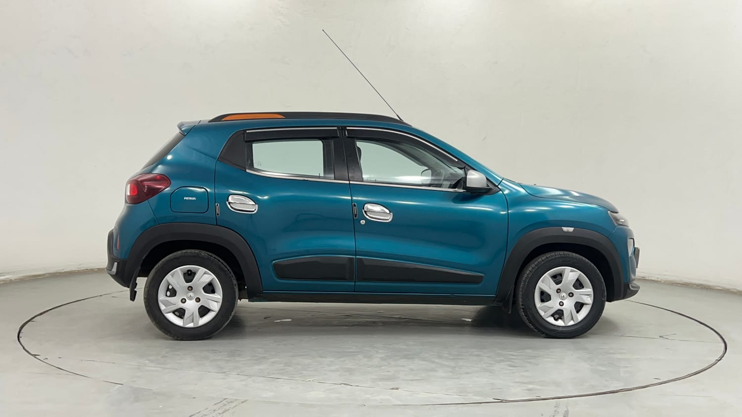 Used 2022 Renault Kwid RXT 1.0 (O) Petrol Manual exterior RIGHT SIDE VIEW