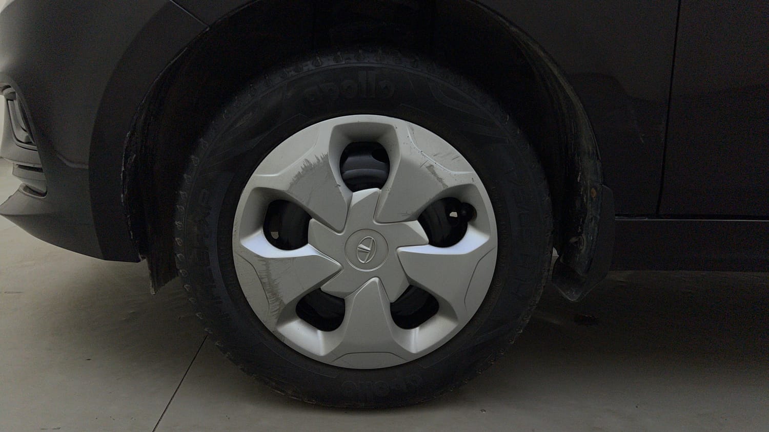 Used 2024 Tata Tiago EV XT Medium Range Electric Automatic tyres LEFT FRONT TYRE RIM VIEW