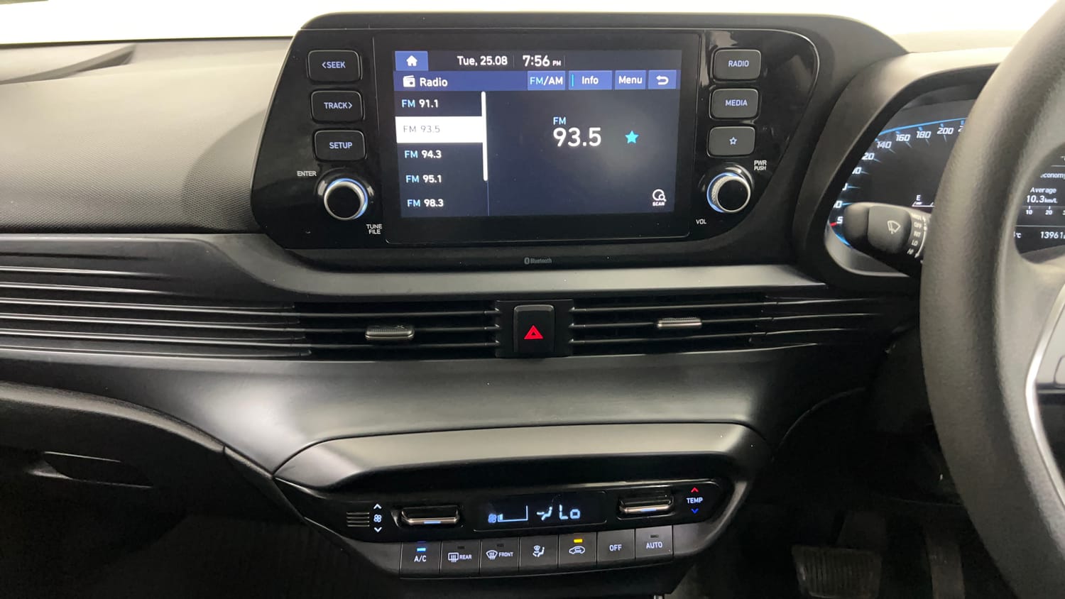 Used 2022 Hyundai i20 Sportz 1.2 IVT Petrol Automatic interior MUSIC SYSTEM & AC CONTROL VIEW
