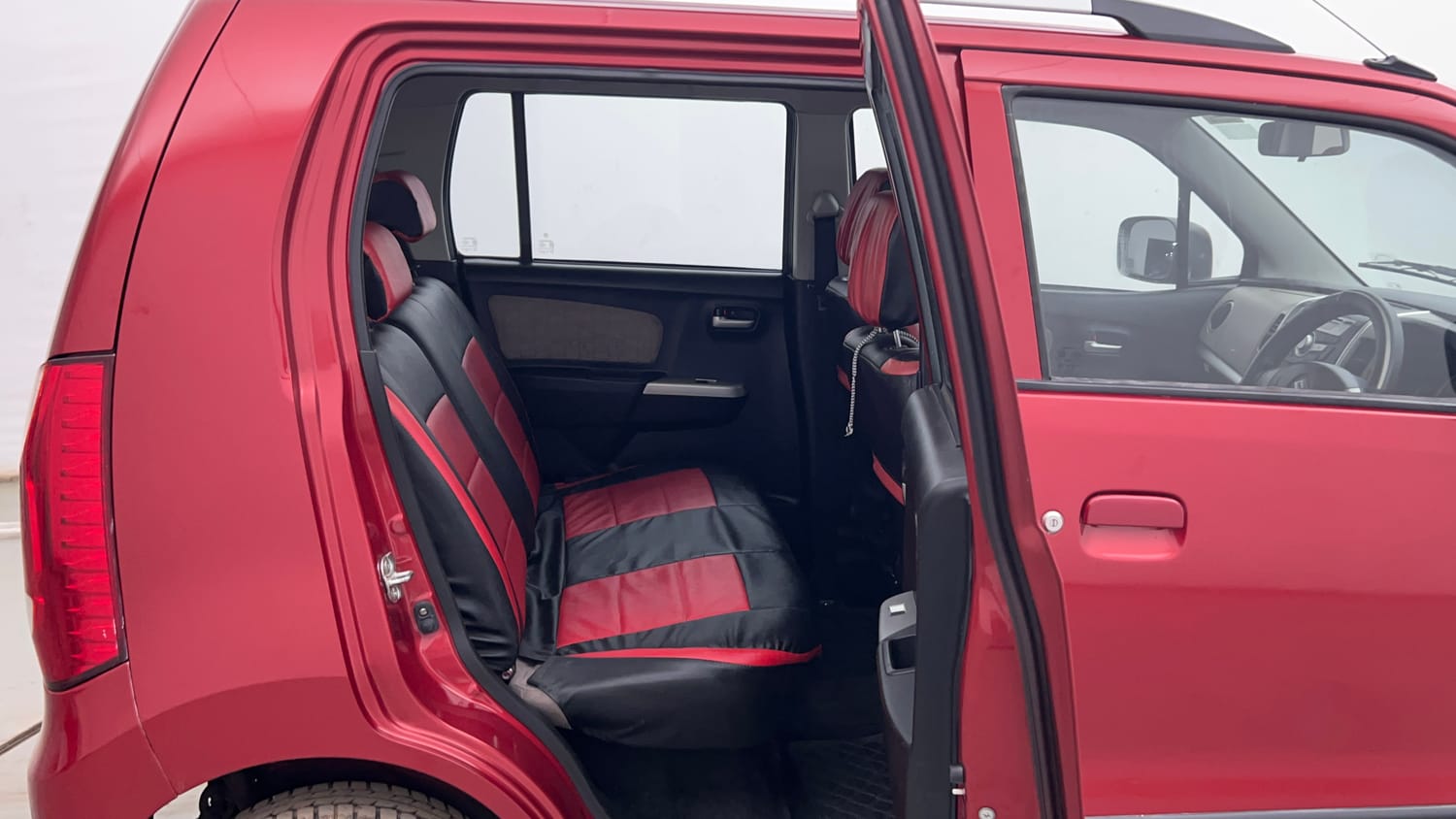 Used 2014 Maruti Suzuki Wagon R VXI Petrol Manual interior RIGHT SIDE REAR DOOR CABIN VIEW
