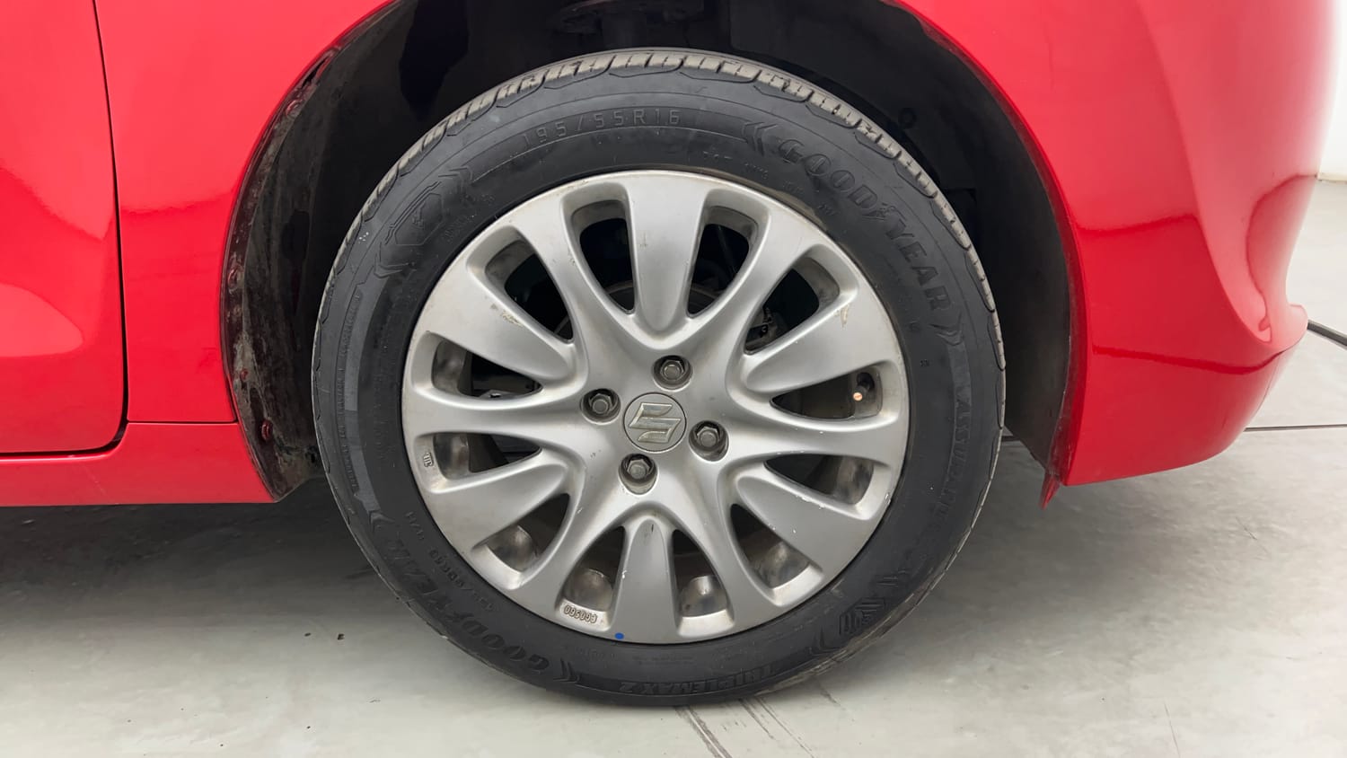 Used 2018 Maruti Suzuki Baleno Alpha 1.2 Petrol Manual tyres RIGHT FRONT TYRE RIM VIEW