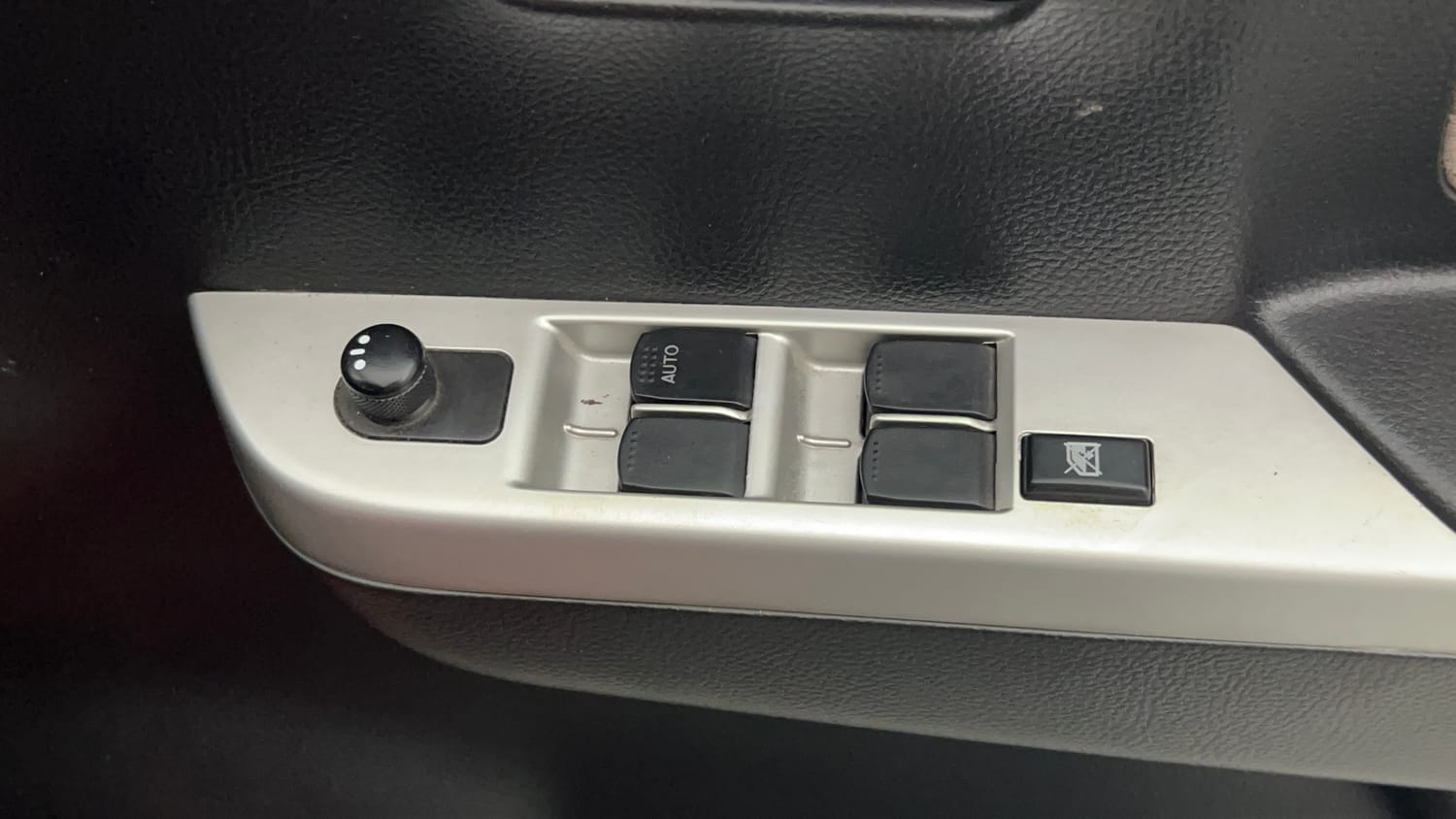 Used 2014 Maruti Suzuki Wagon R VXI Petrol Manual top_features Power windows