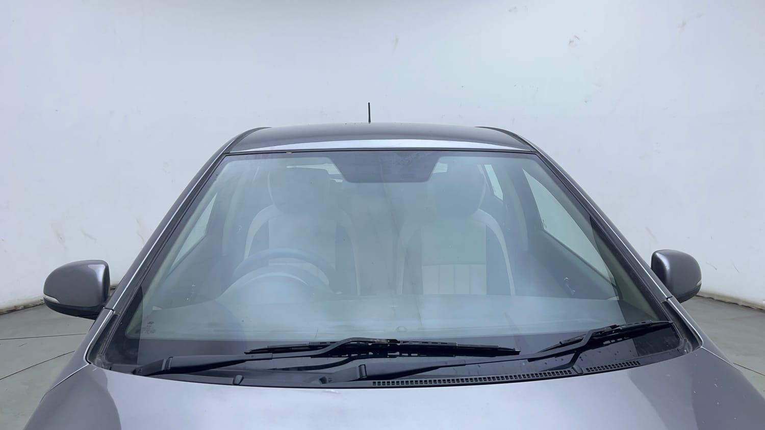 Used 2014 Hyundai i20 Asta 1.2 Petrol Manual exterior FRONT WINDSHIELD VIEW