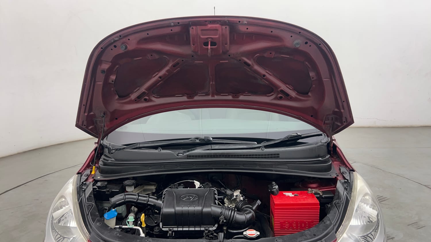 Used 2016 Hyundai i10 Magna 1.1 iRDE2 Petrol Manual engine ENGINE & BONNET OPEN FRONT VIEW
