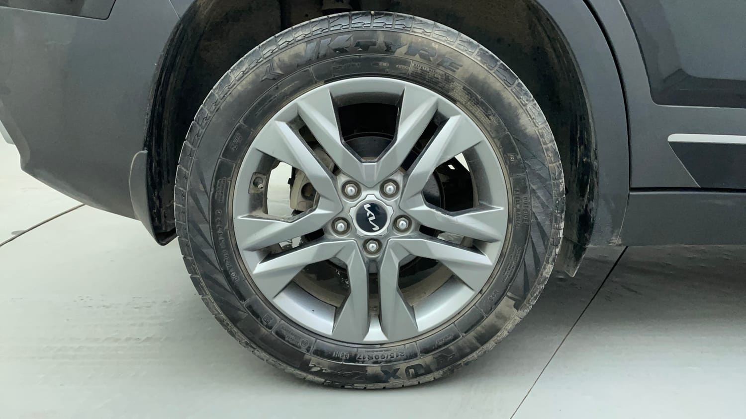 Used 2022 Kia Seltos HTX 1.5 Petrol Manual tyres RIGHT REAR TYRE RIM VIEW