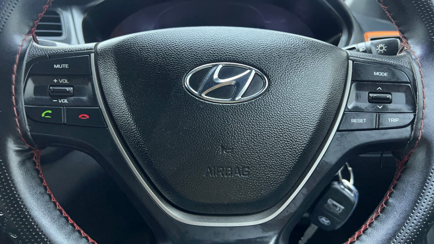 Used 2015 Hyundai i20 Active 1.2 S Petrol Manual top_features Airbags