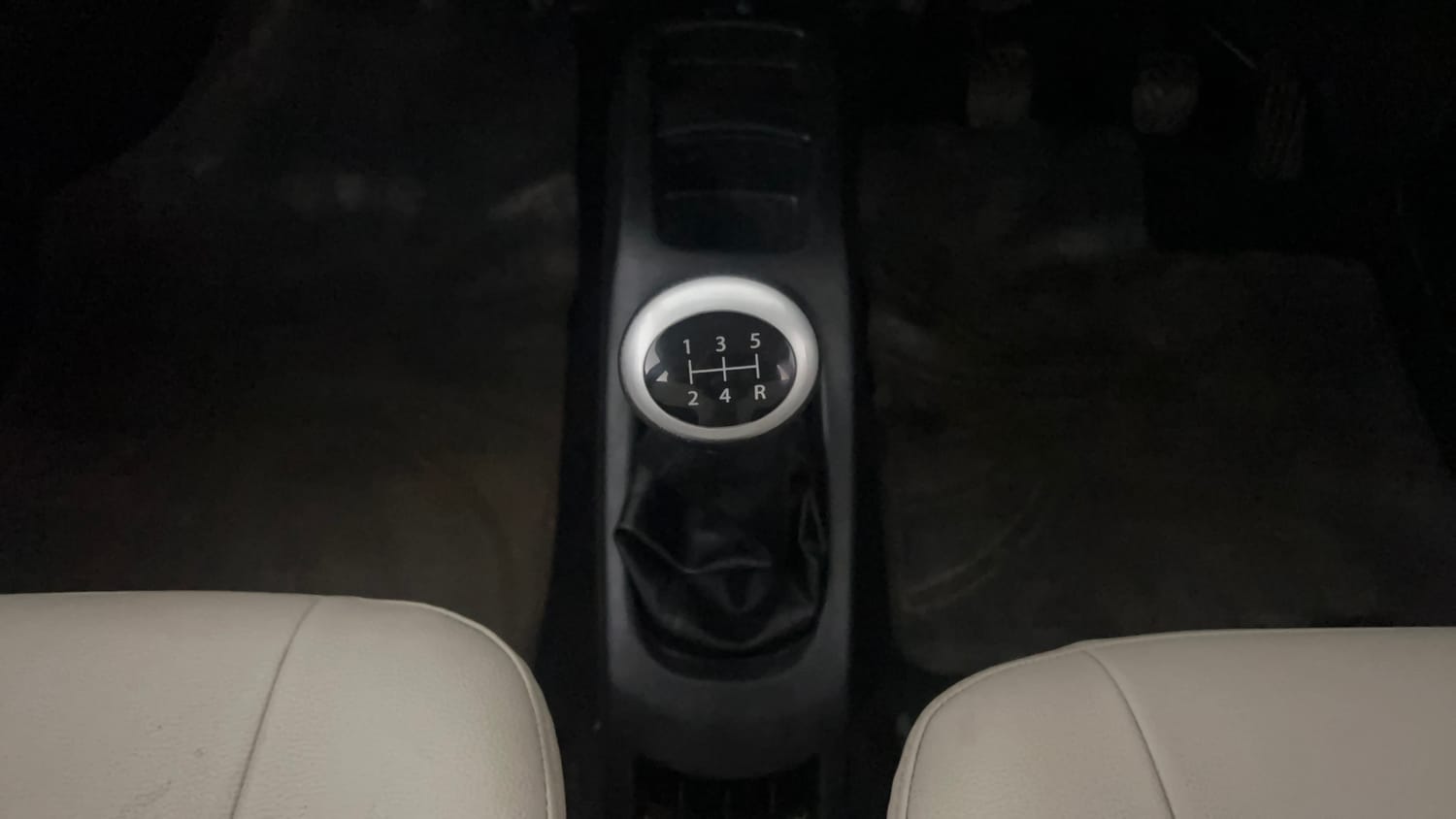 Used 2017 Maruti Suzuki Wagon R VXI+ Petrol Manual interior GEAR  KNOB VIEW