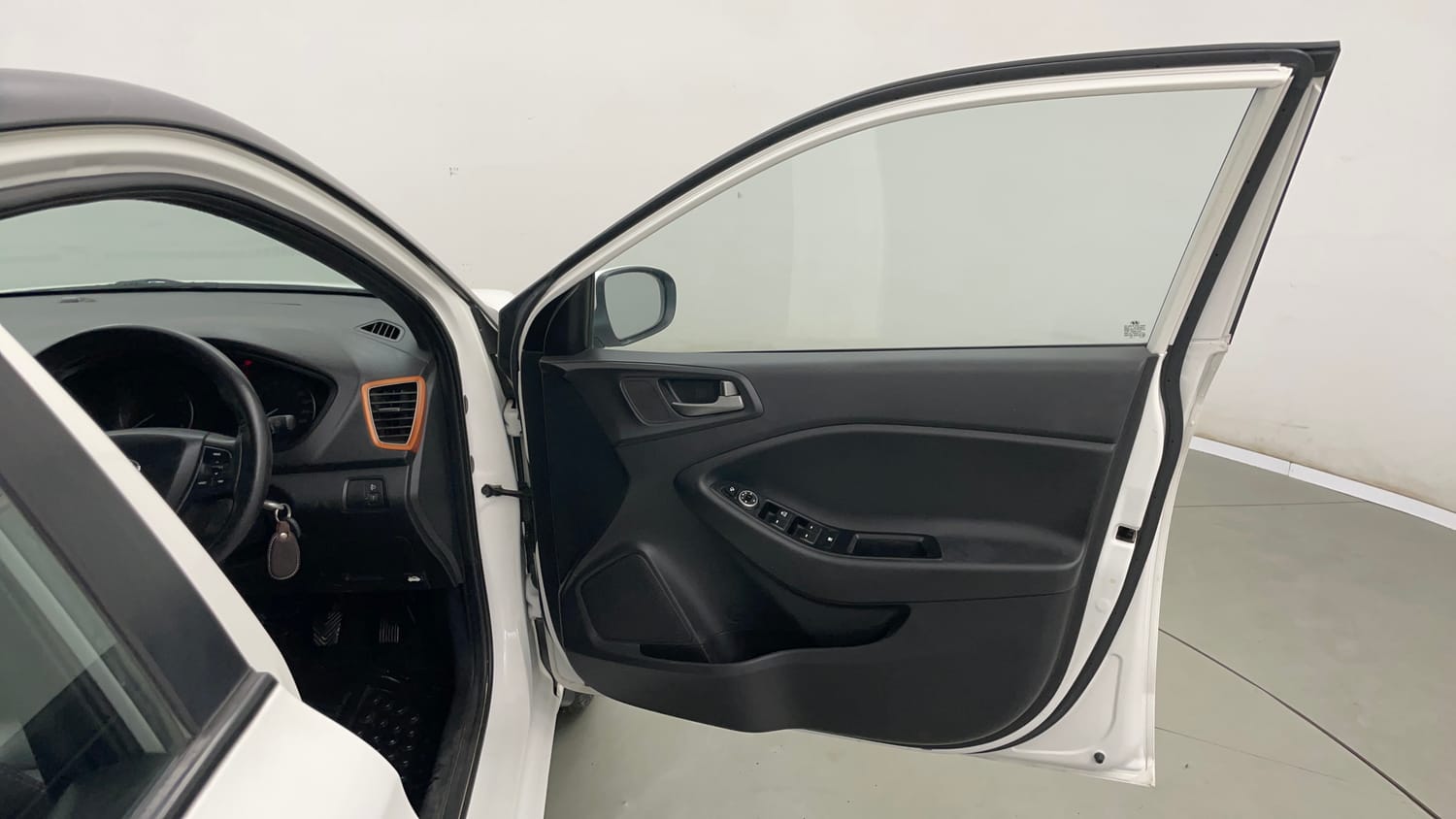 Used 2017 Hyundai Elite i20 Asta 1.2 Dual Tone Petrol Manual interior RIGHT FRONT DOOR OPEN VIEW