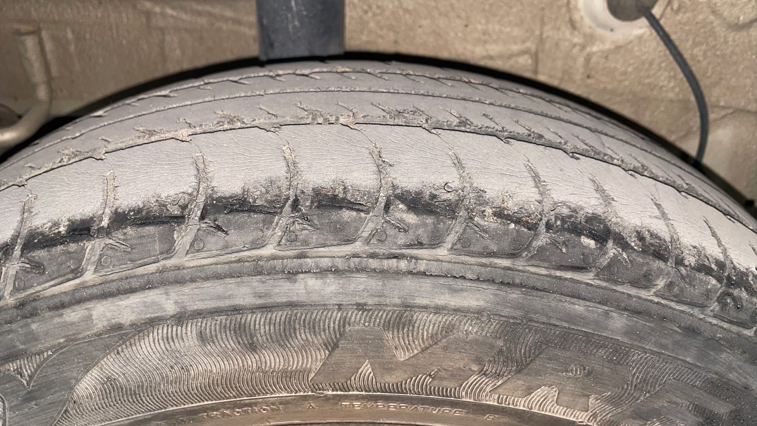 Used 2019 Maruti Suzuki Celerio ZXi (O) AMT Petrol Automatic tyres RIGHT REAR TYRE TREAD VIEW