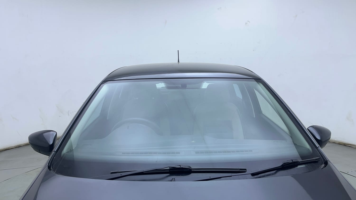 Used 2016 Volkswagen Polo Comfortline 1.2L (P) Petrol Manual exterior FRONT WINDSHIELD VIEW
