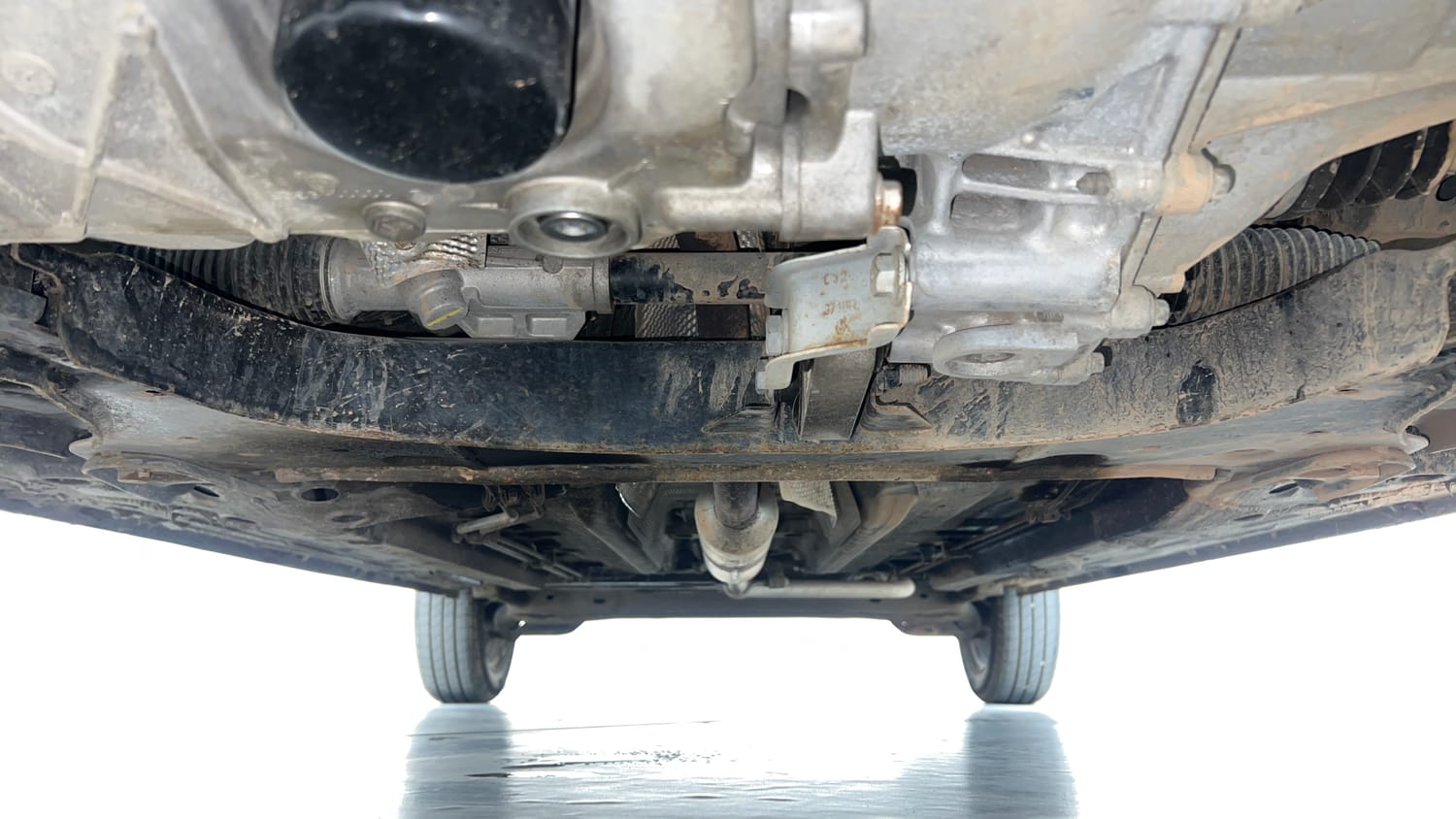Used 2024 Renault Triber RXZ Petrol Manual extra FRONT LEFT UNDERBODY VIEW