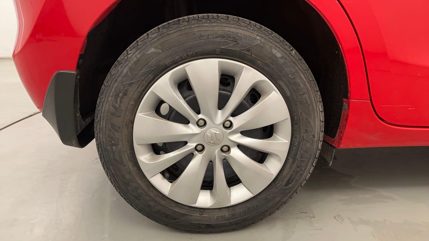 Used 2018 Maruti Suzuki Baleno Delta 1.2 AT Petrol Automatic tyres RIGHT REAR TYRE RIM VIEW