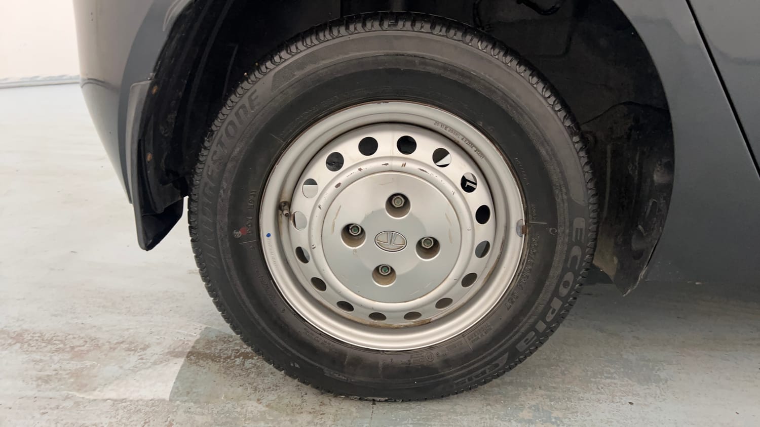 Used 2021 Tata Altroz XM Petrol Petrol Manual tyres RIGHT REAR TYRE RIM VIEW