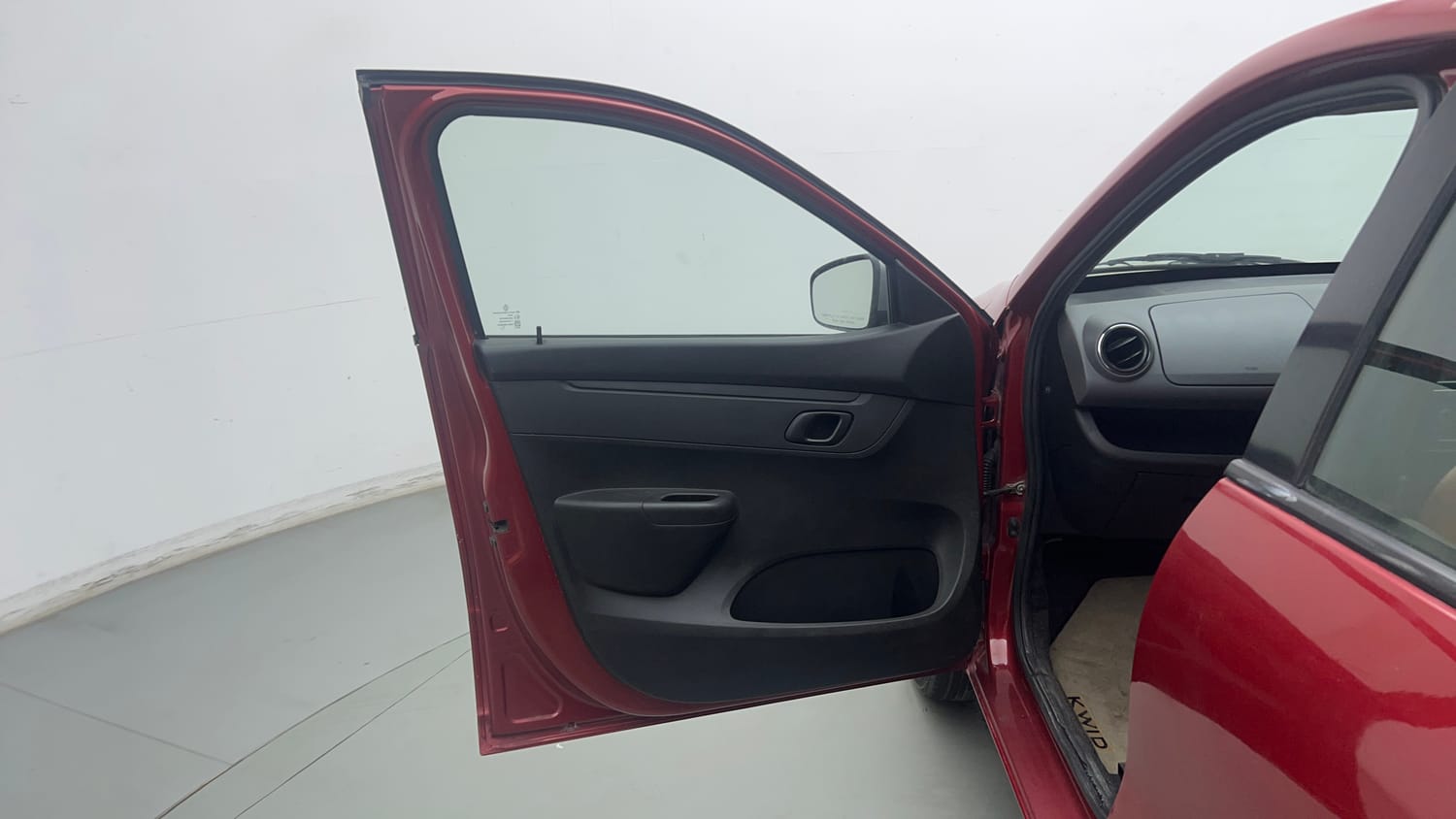 Used 2018 Renault Kwid 1.0 RXT Petrol Manual interior LEFT FRONT DOOR OPEN VIEW