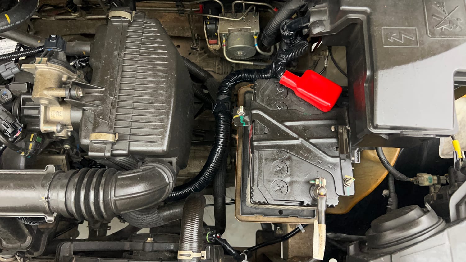 Used 2024 Renault Triber RXZ Petrol Manual engine ENGINE LEFT SIDE VIEW