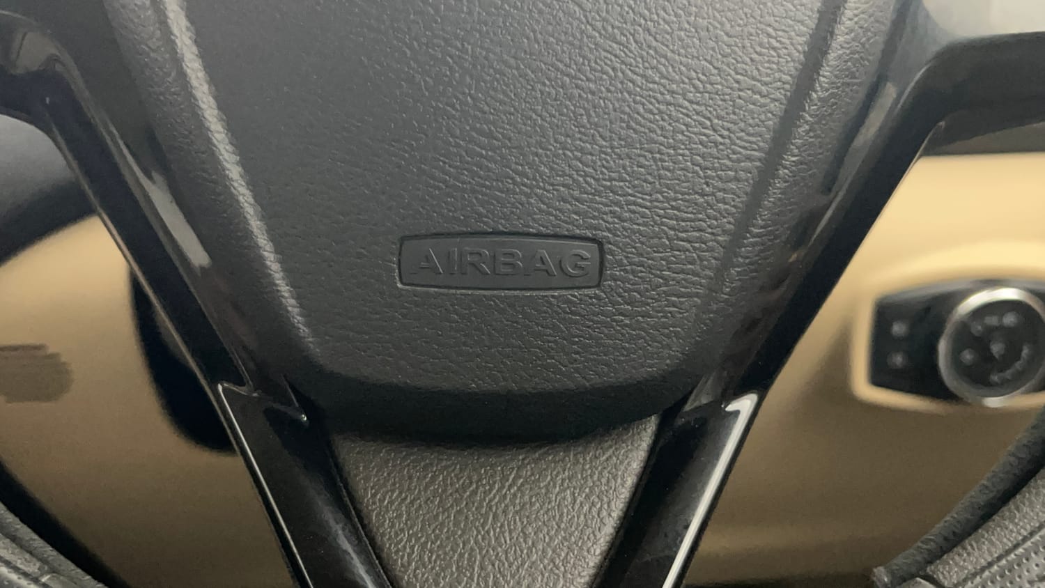 Used 2019 Ford Figo Aspire Titanium1.5 TDCi Diesel Manual top_features Airbags