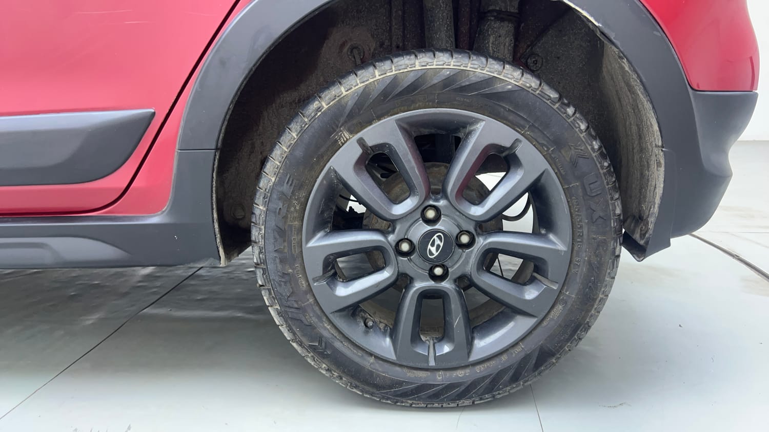 Used 2015 Hyundai i20 Active 1.2 S Petrol Manual tyres LEFT REAR TYRE RIM VIEW
