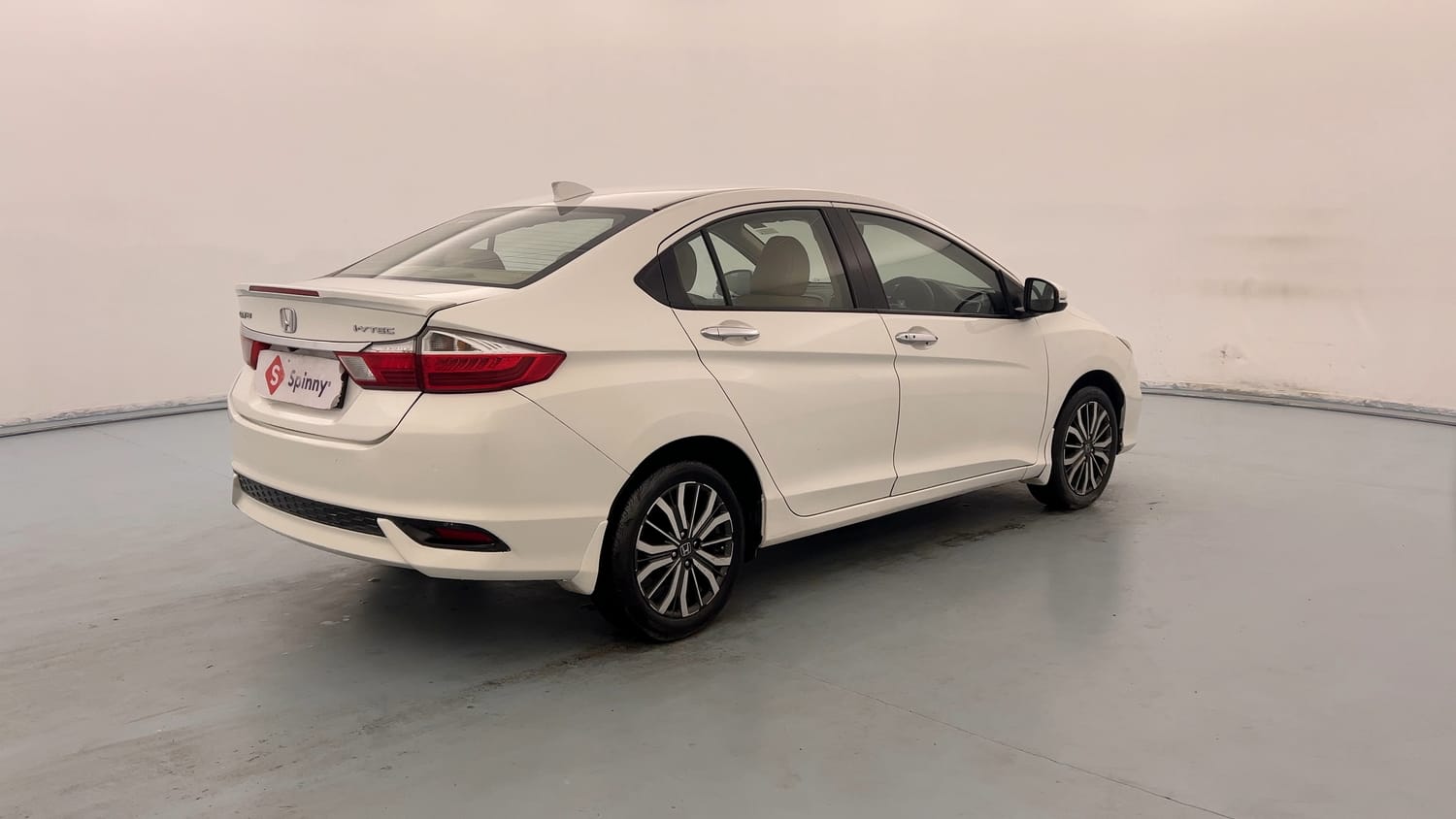 Used 2020 Honda City ZX Petrol Petrol Manual exterior RIGHT REAR CORNER VIEW