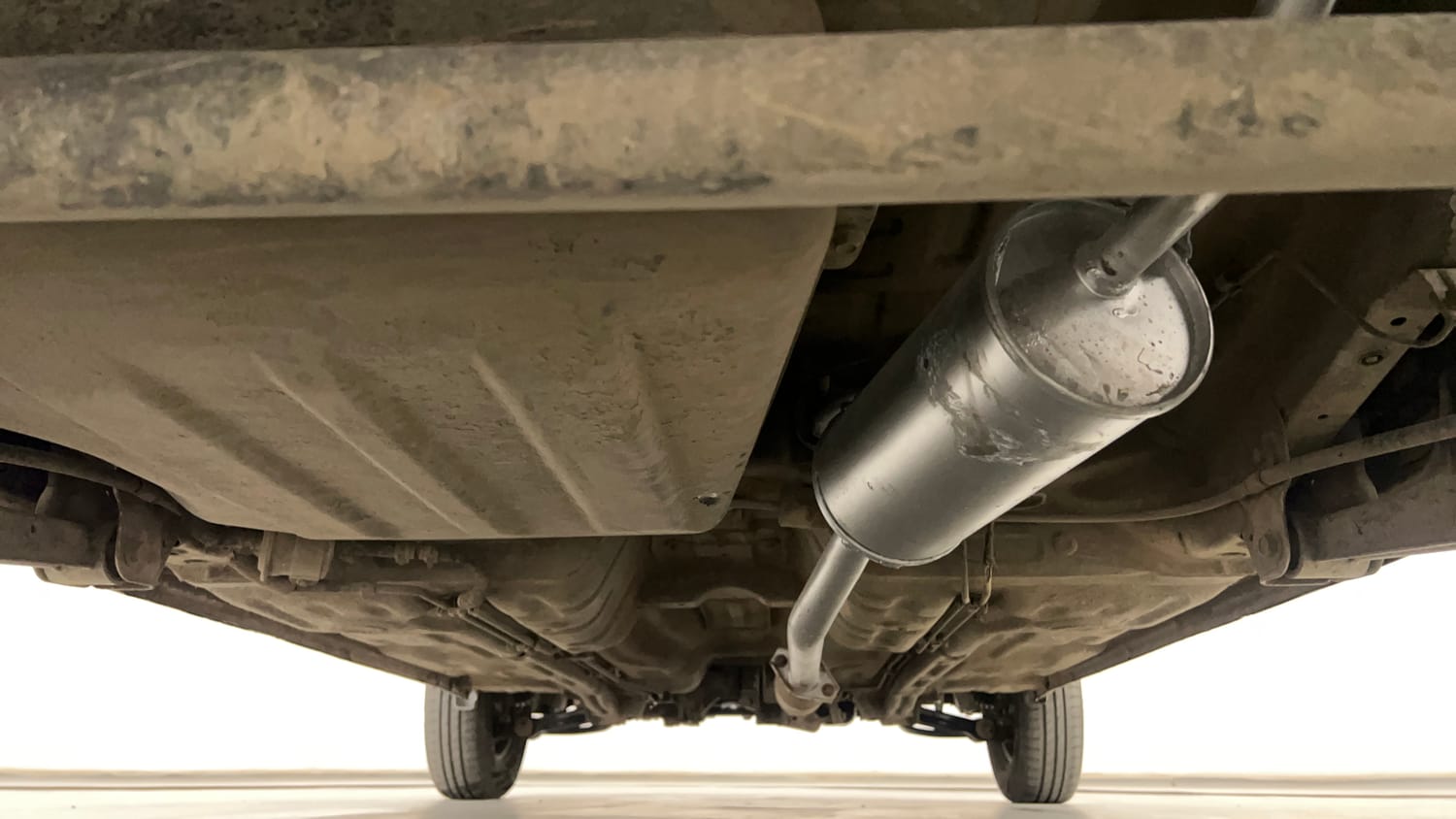 Used 2016 Maruti Suzuki Alto 800 Lxi Petrol Manual extra REAR UNDERBODY VIEW (TAKEN FROM REAR)