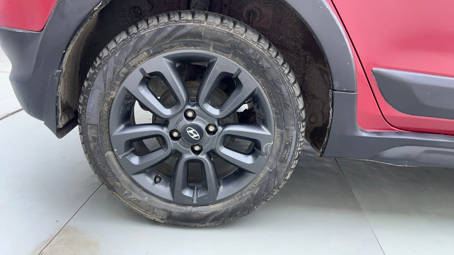 Used 2015 Hyundai i20 Active 1.2 S Petrol Manual tyres RIGHT REAR TYRE RIM VIEW