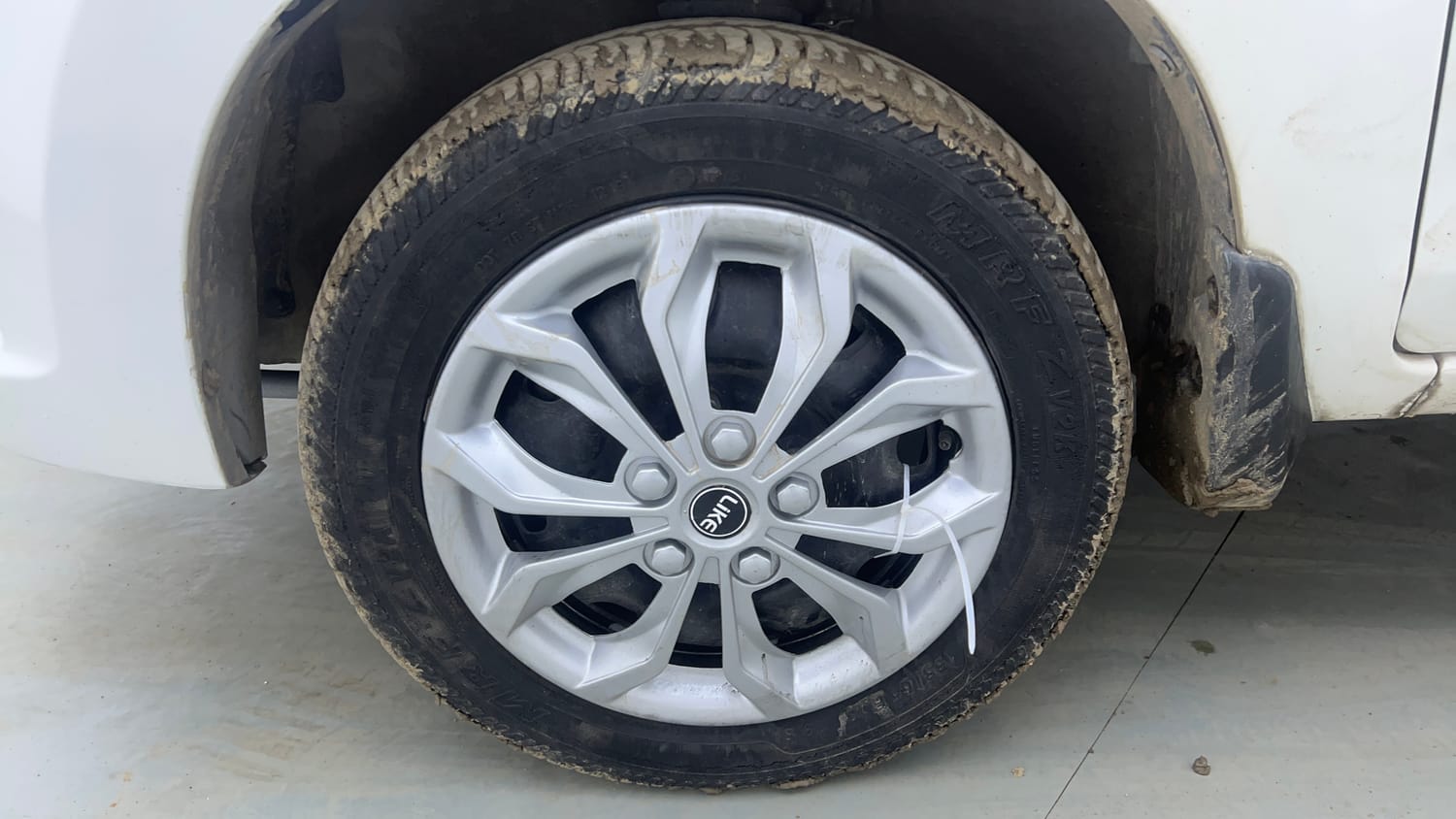Used 2016 Maruti Suzuki Alto K10 VXi Petrol Manual tyres LEFT FRONT TYRE RIM VIEW