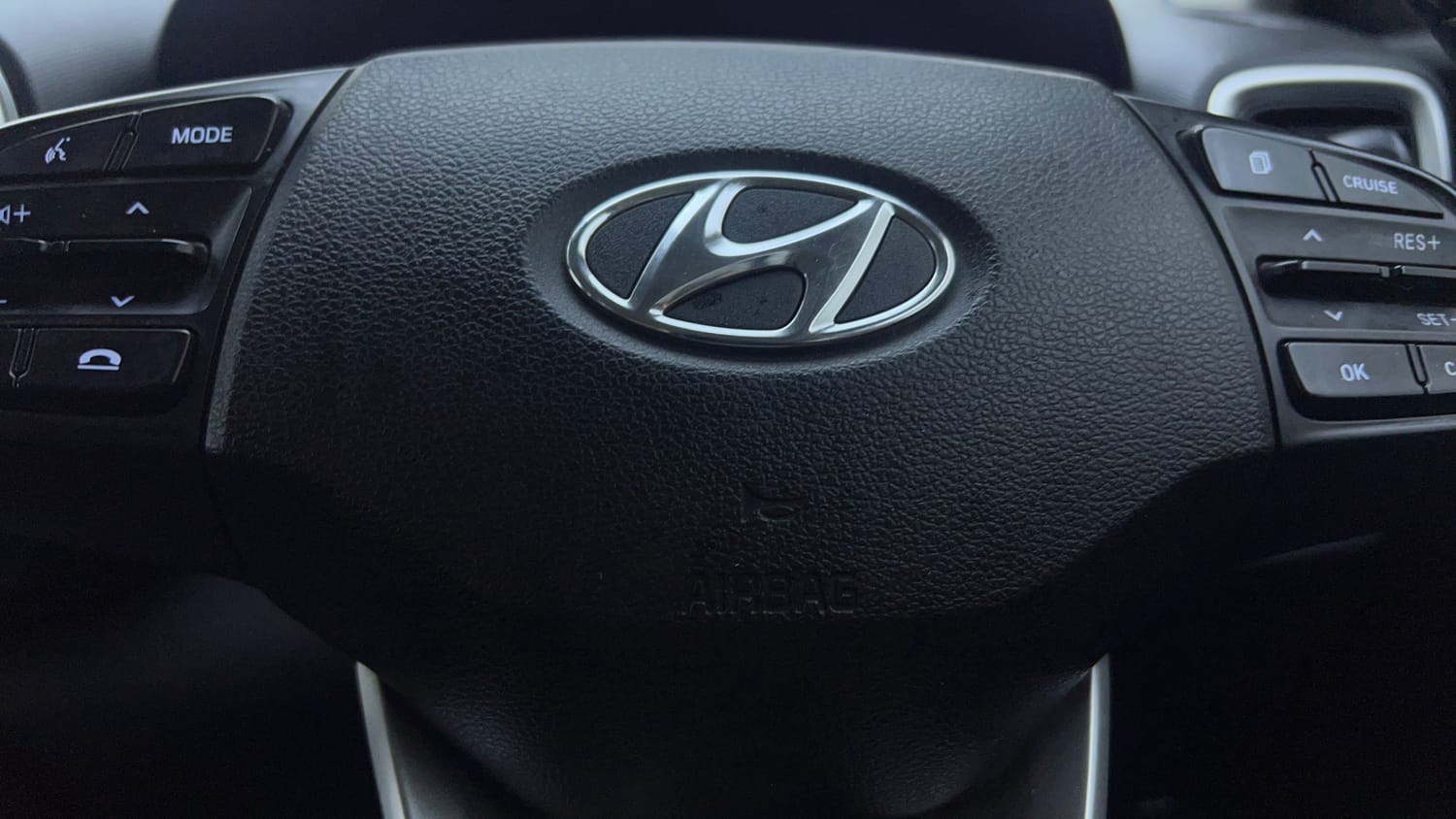 Used 2019 Hyundai Venue SX Plus 1.0 Turbo DCT Petrol Automatic top_features Airbags
