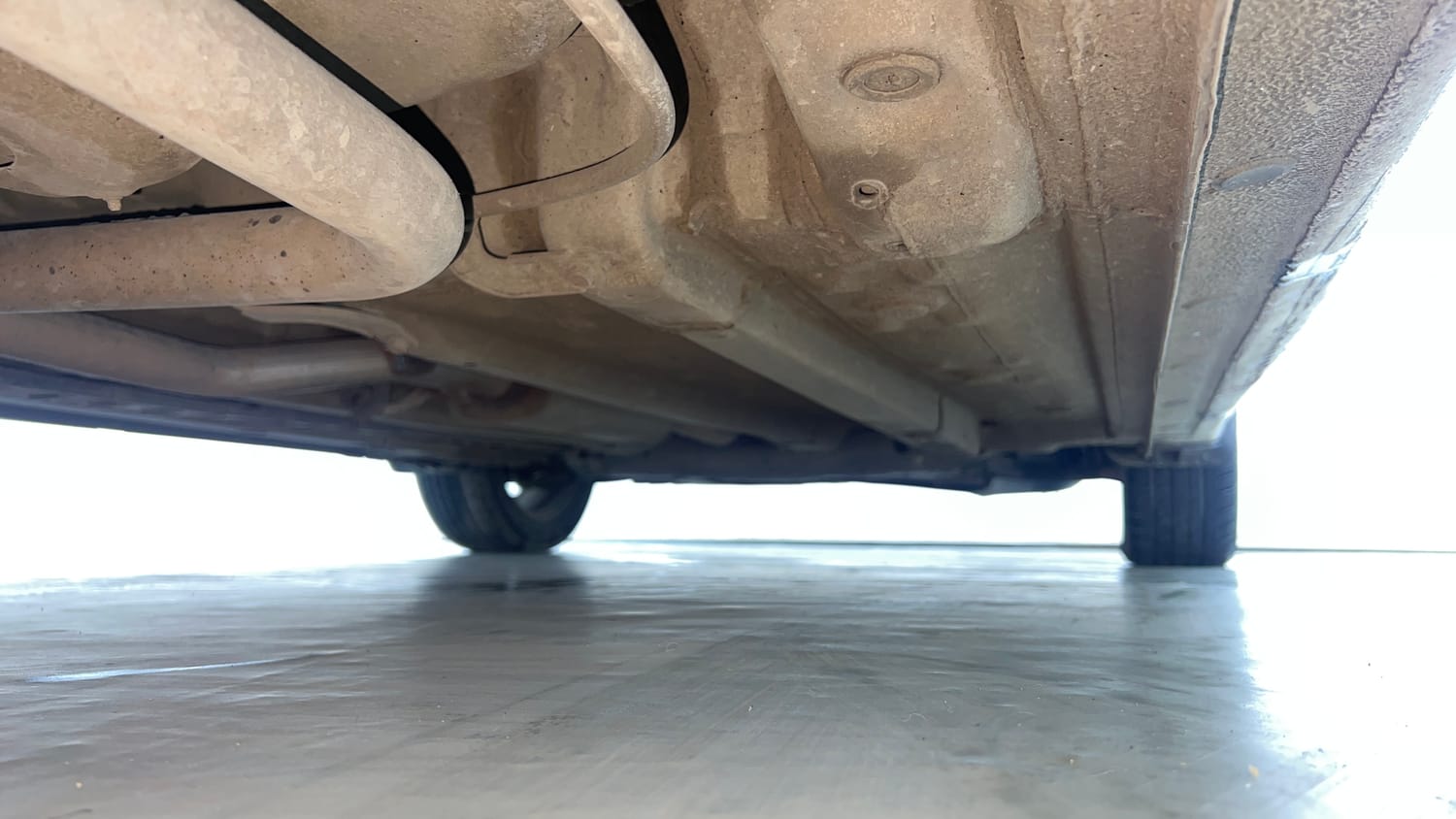 Used 2018 Hyundai Verna SX (O) 1.6 VTVT AT Petrol Automatic extra REAR RIGHT UNDERBODY VIEW