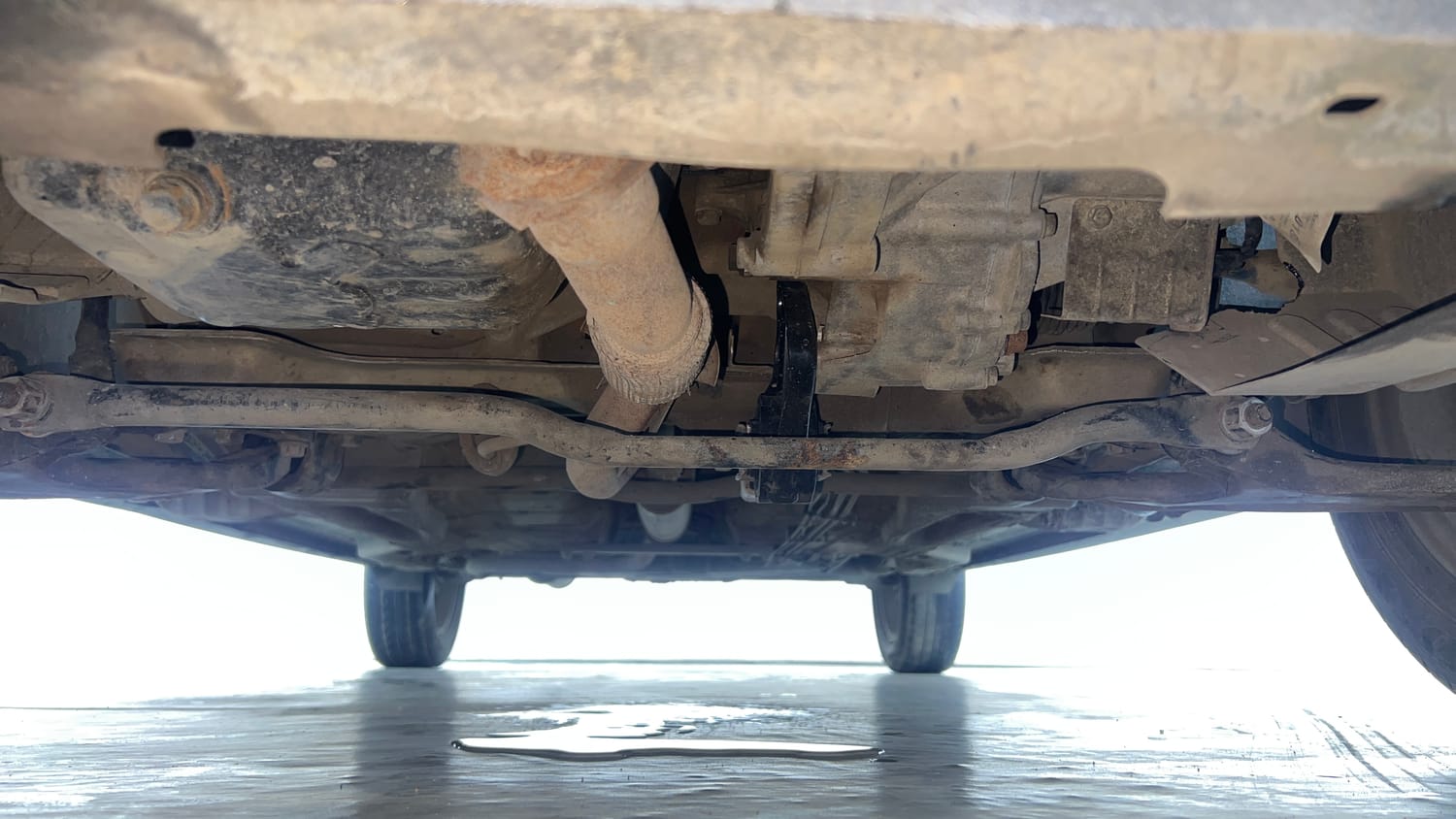 Used 2017 Tata Tiago Revotron XZA Petrol Automatic extra FRONT LEFT UNDERBODY VIEW