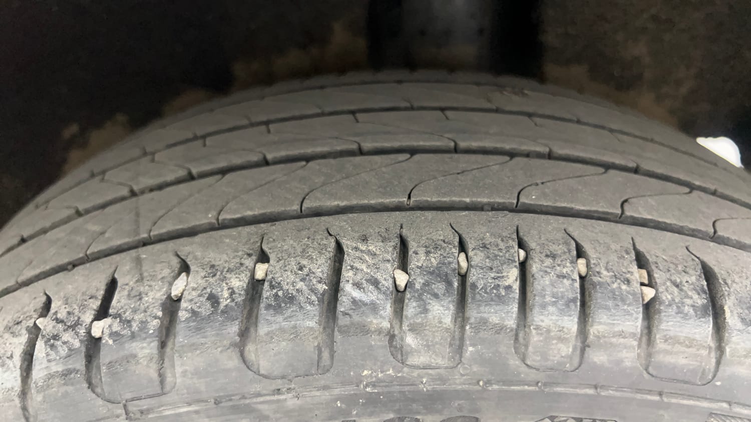Used 2017 Maruti Suzuki Baleno Zeta 1.2 AT Petrol Automatic tyres LEFT REAR TYRE TREAD VIEW