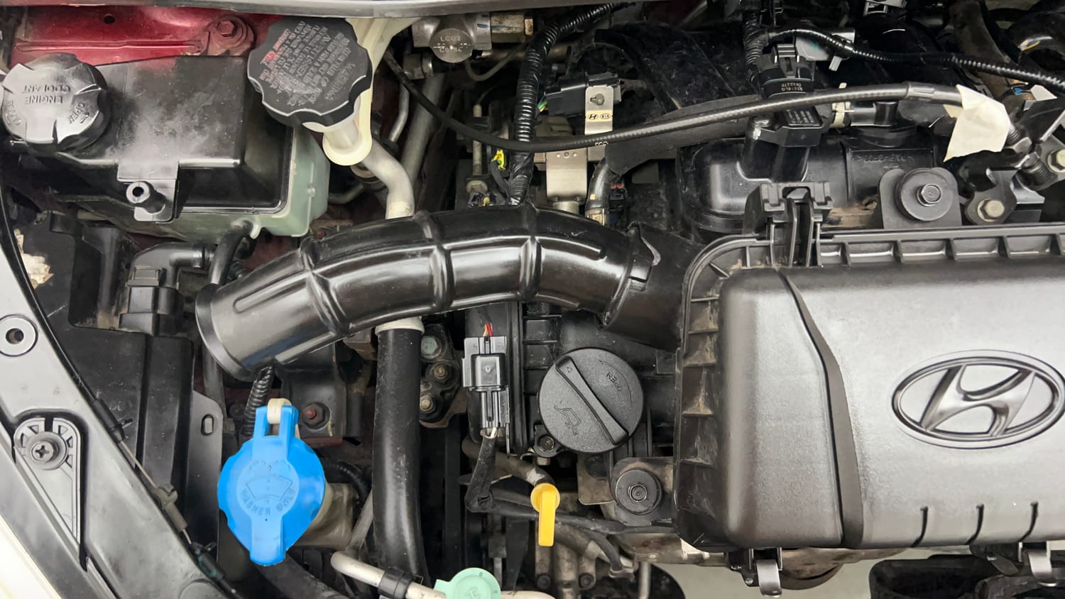 Used 2016 Hyundai i10 Magna 1.1 iRDE2 Petrol Manual engine ENGINE RIGHT SIDE VIEW