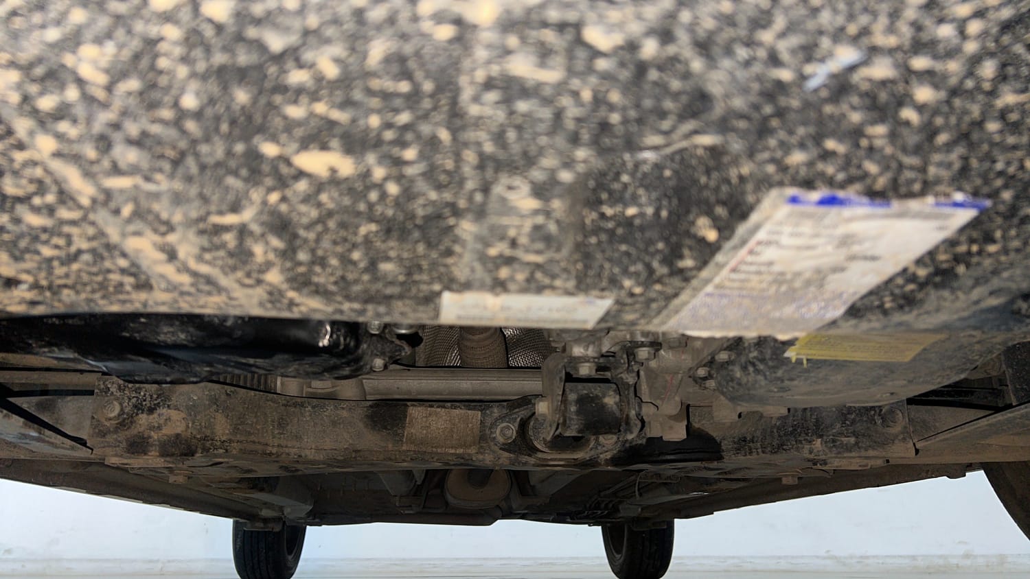 Used 2022 Hyundai i20 Asta (O) 1.2 IVT Petrol Automatic extra FRONT LEFT UNDERBODY VIEW