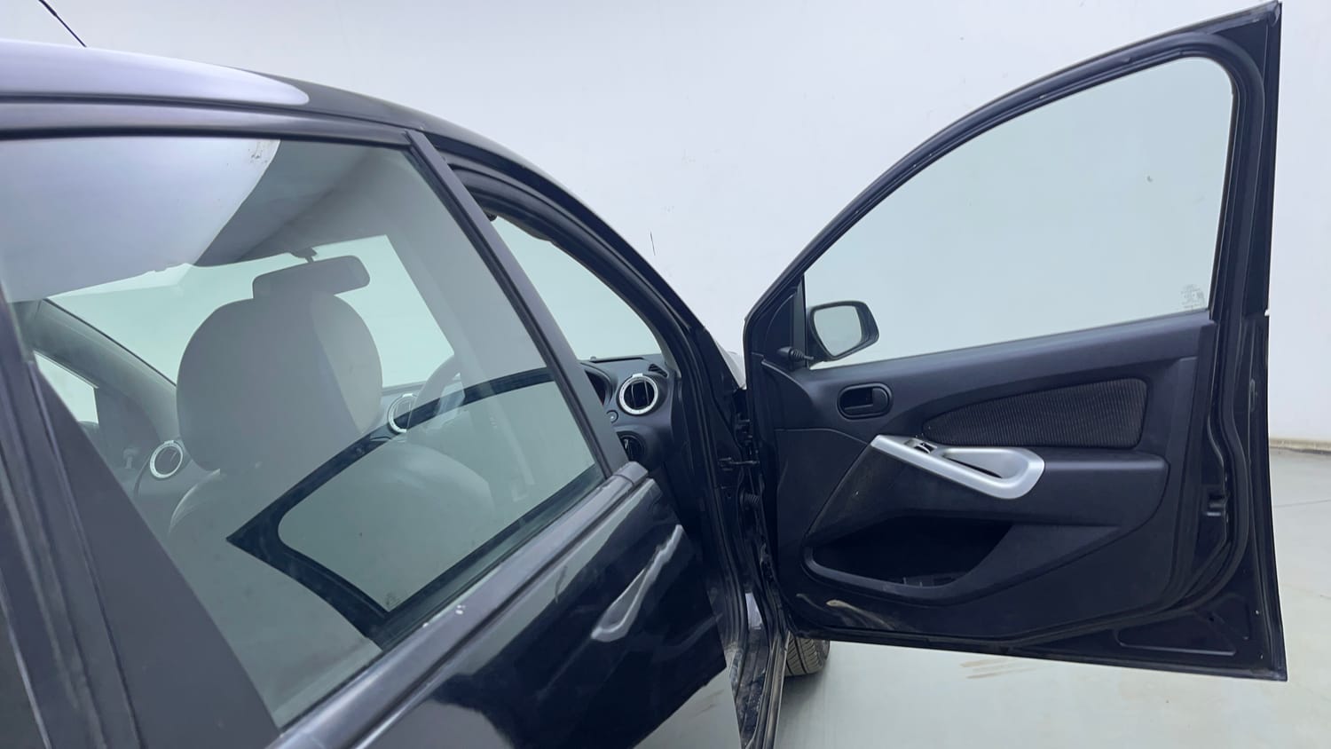 Used 2013 Ford Figo Duratec Petrol ZXI 1.2 Petrol Manual interior RIGHT FRONT DOOR OPEN VIEW