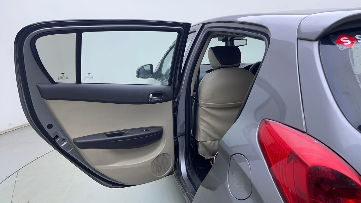 Used 2014 Hyundai i20 Asta 1.2 Petrol Manual interior LEFT REAR DOOR OPEN VIEW