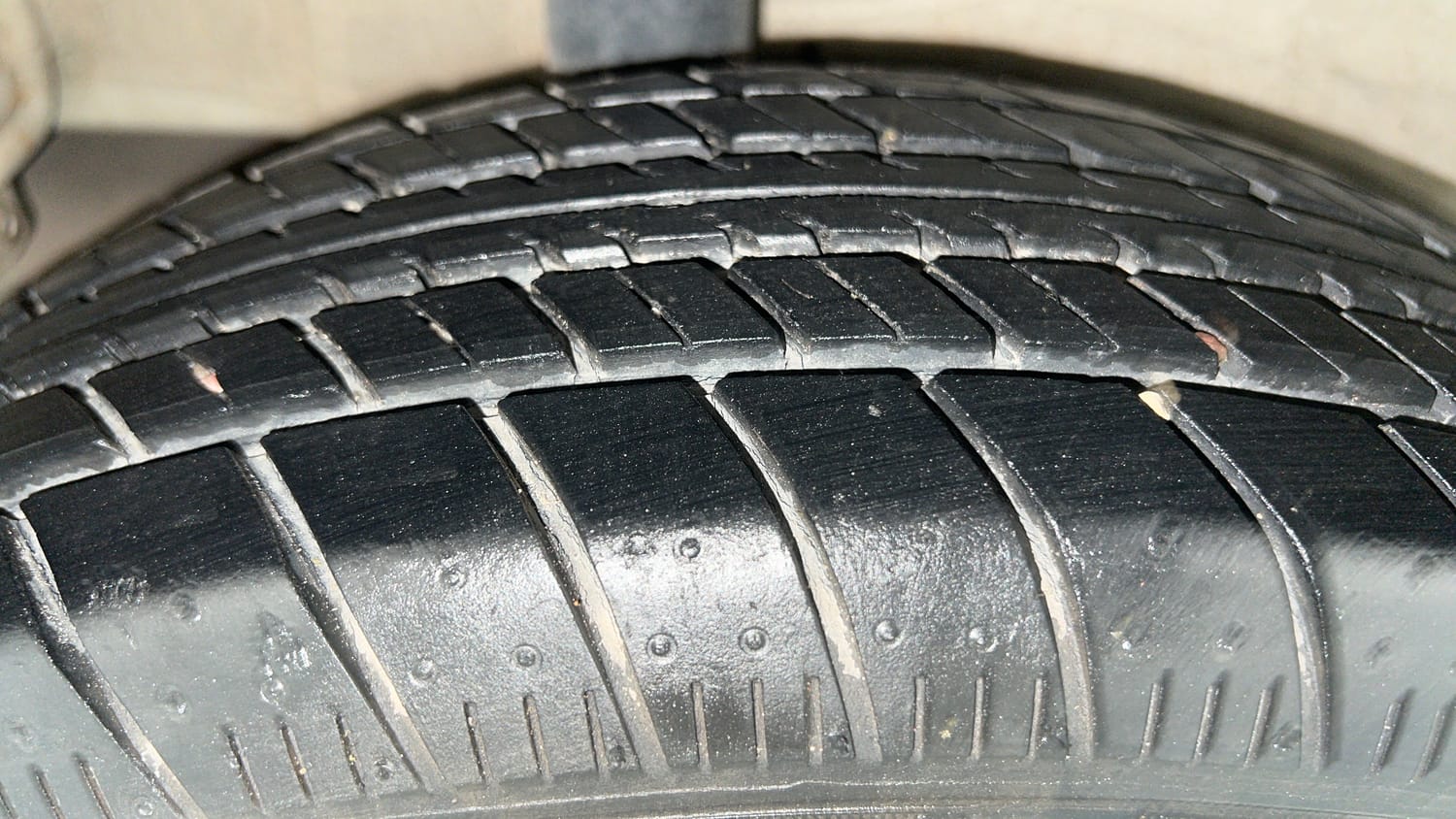 Used 2018 Maruti Suzuki Celerio LXi Petrol Manual tyres RIGHT REAR TYRE TREAD VIEW