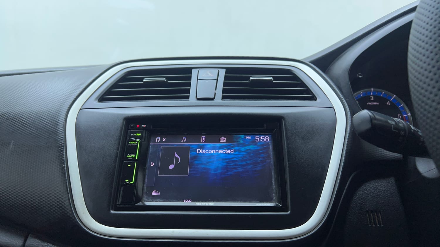 Used 2015 Maruti Suzuki S-Cross Alpha 1.3 Diesel Manual top_features Integrated (in-dash) music system