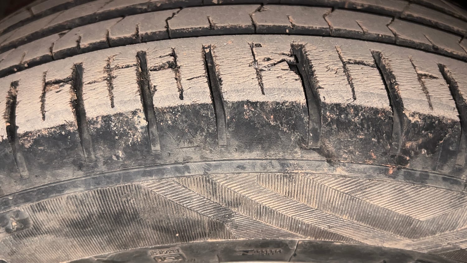 Used 2019 Ford Figo Aspire Titanium1.5 TDCi Diesel Manual tyres LEFT FRONT TYRE TREAD VIEW