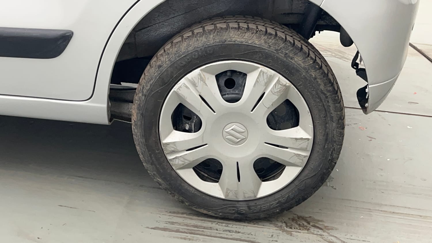 Used 2017 Maruti Suzuki Wagon R VXI Petrol Manual tyres LEFT REAR TYRE RIM VIEW