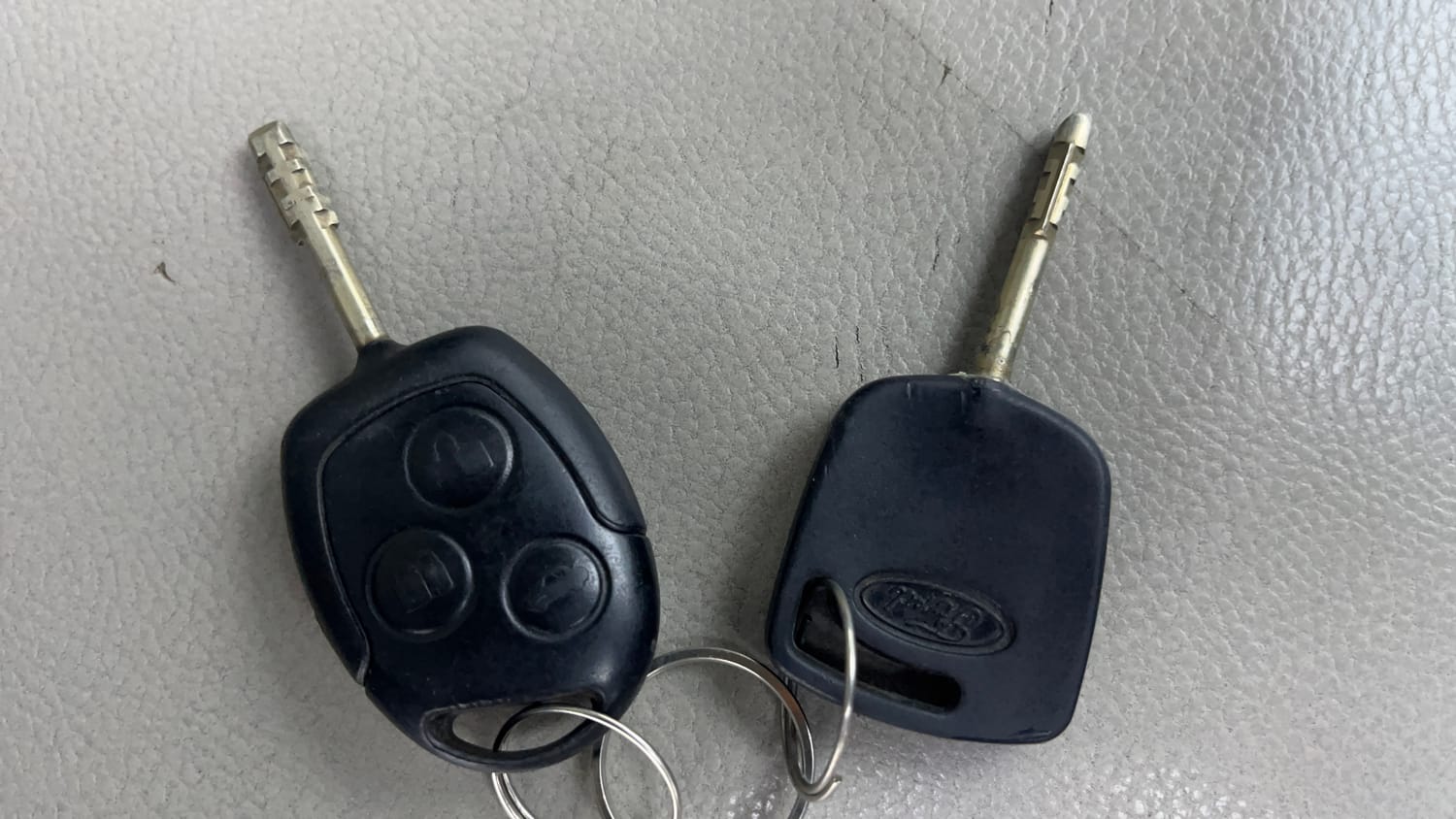 Used 2013 Ford Figo Duratec Petrol ZXI 1.2 Petrol Manual extra CAR KEY VIEW